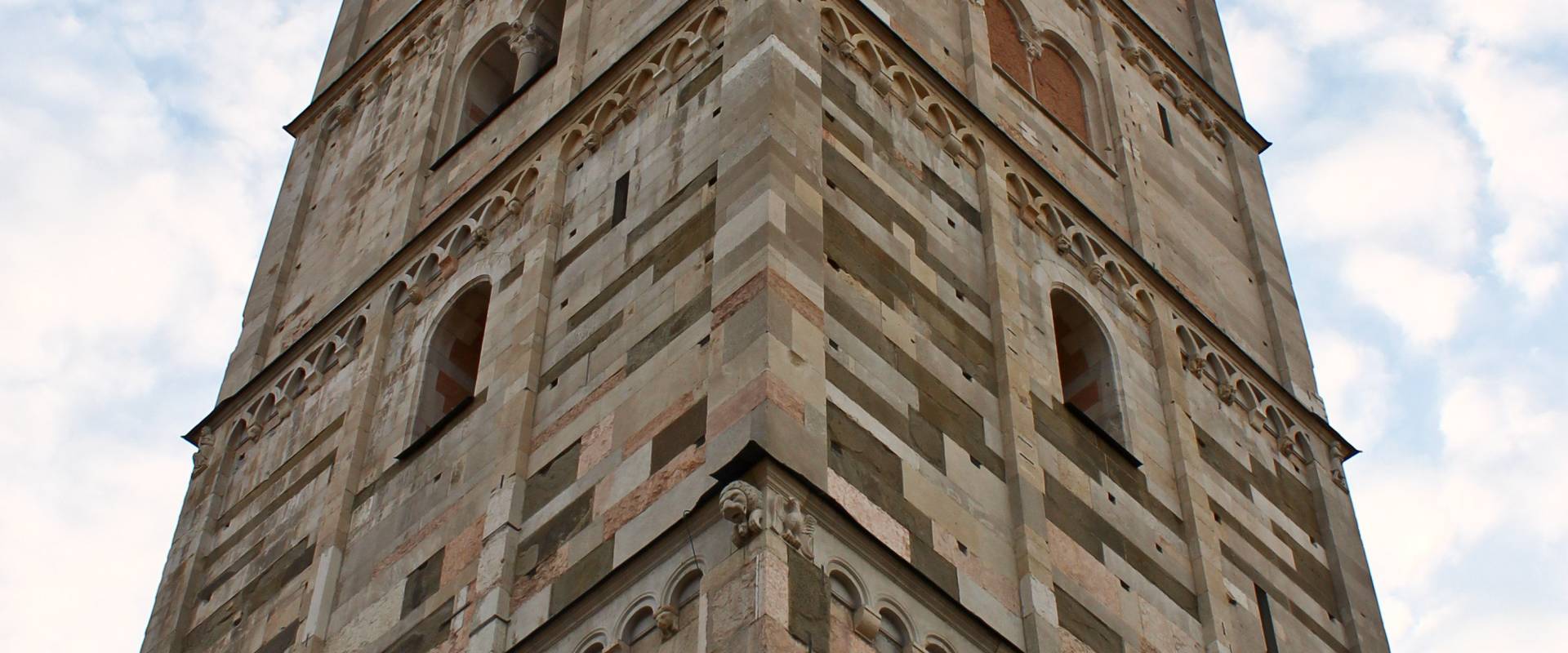 La torre Ghirlandina di Modena foto di Makuto72